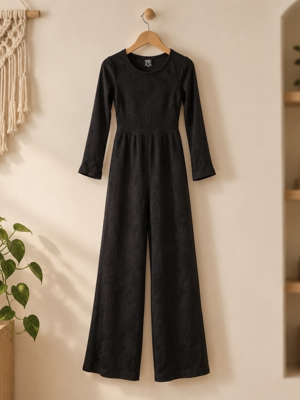 OQQ Black long sleeve jumpsuit Size Small - Picture 3 of 5